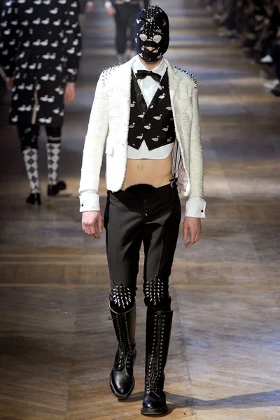 Look 35